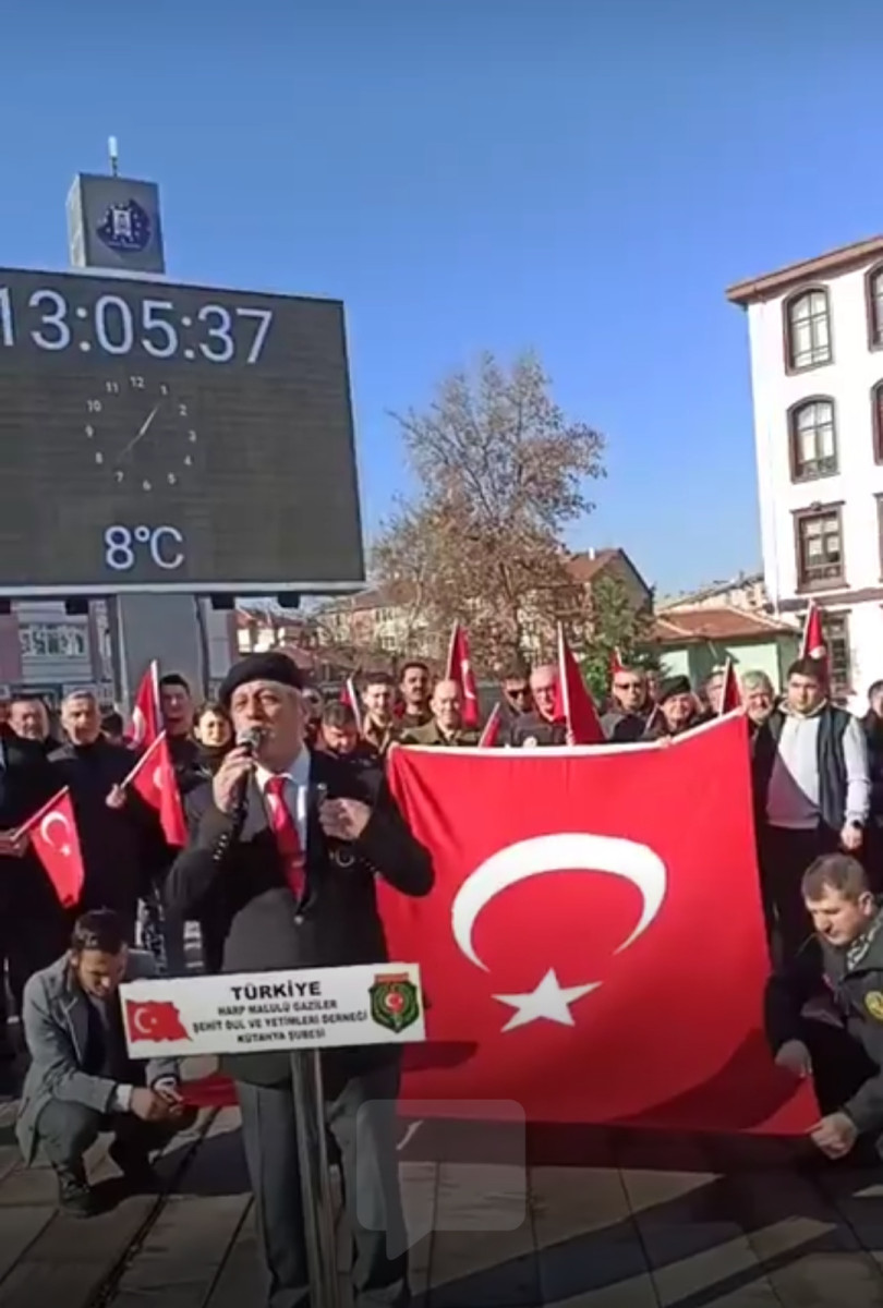 DEVLET ÖVÜNÇ MADALYALARIMIZI YAKAMIZDAN ÇIKARIYORUZ..