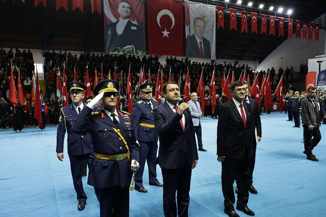 Vali, Cumhuriyetin Temellerinin Atıldığı Kütahya’dan, Bayramı Kutladı